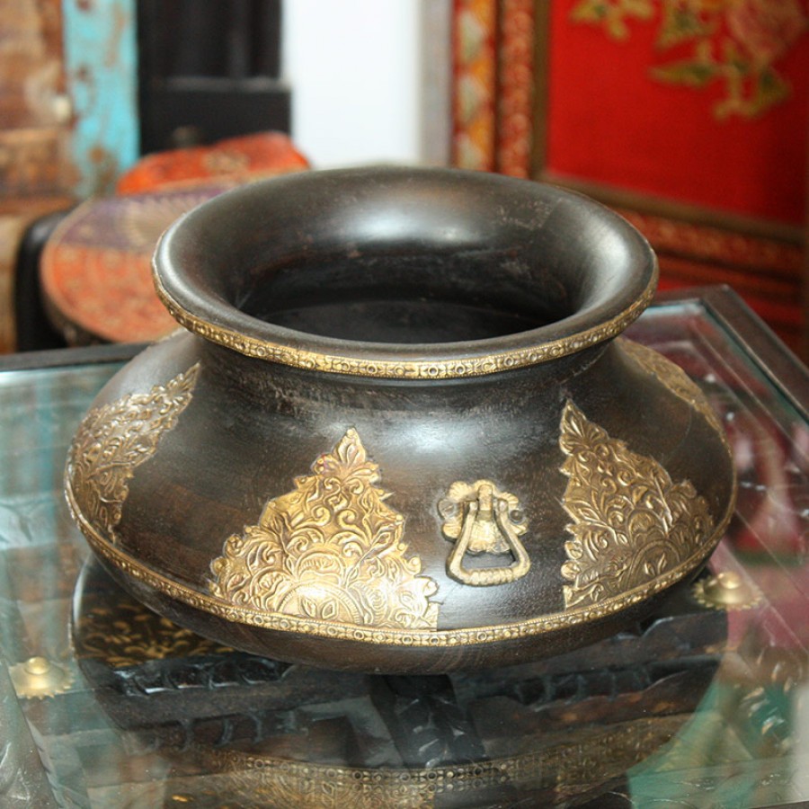 Декоративная чаша с чеканкой. Индия