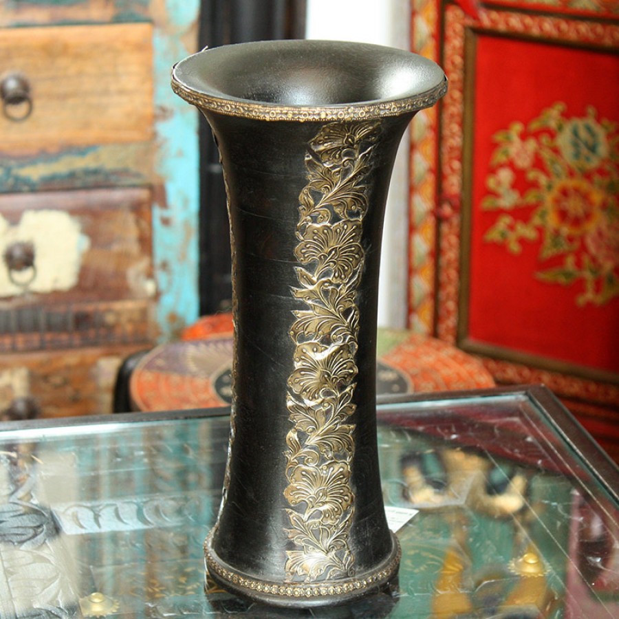 Деревянная ваза с чеканкой из Индии