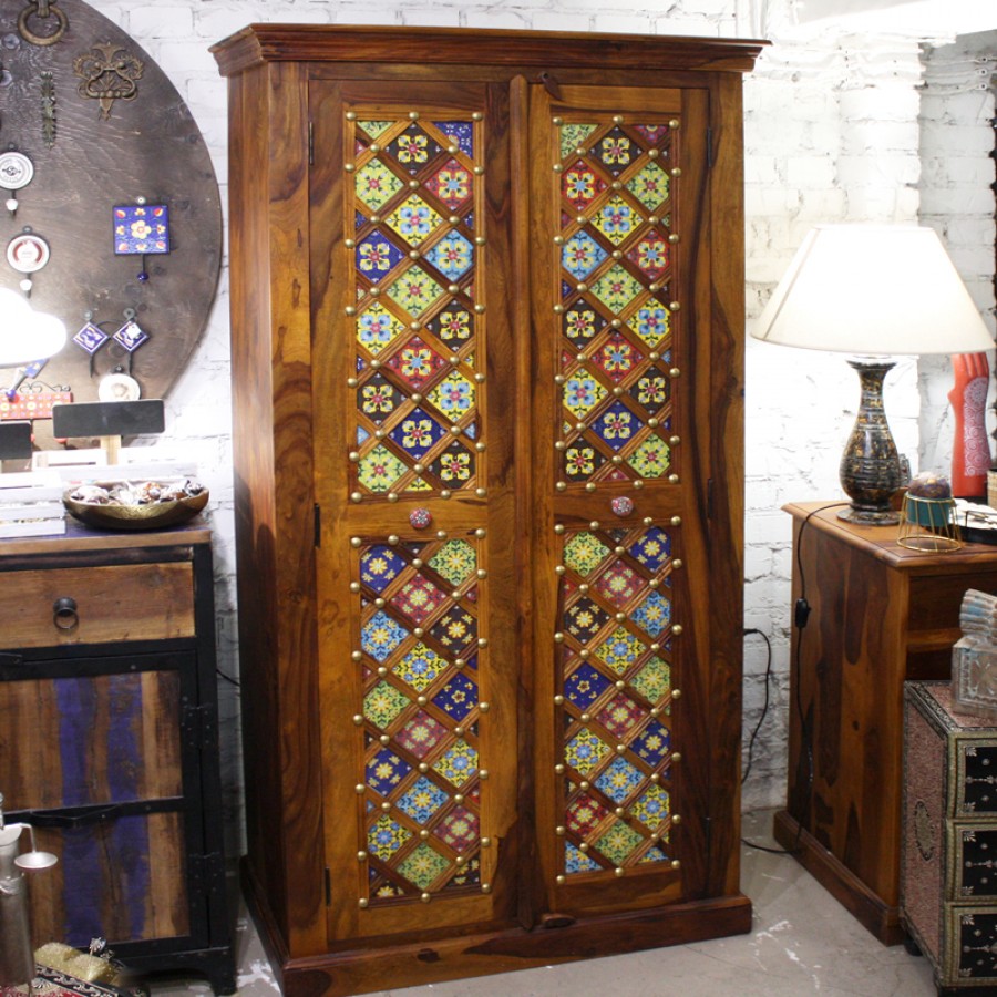 Деревянный шкаф с керамикой на дверцах, 180 см