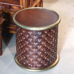 Деревянный столик из Индии ВАЗАНТА