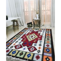 Традиционный ковер килим