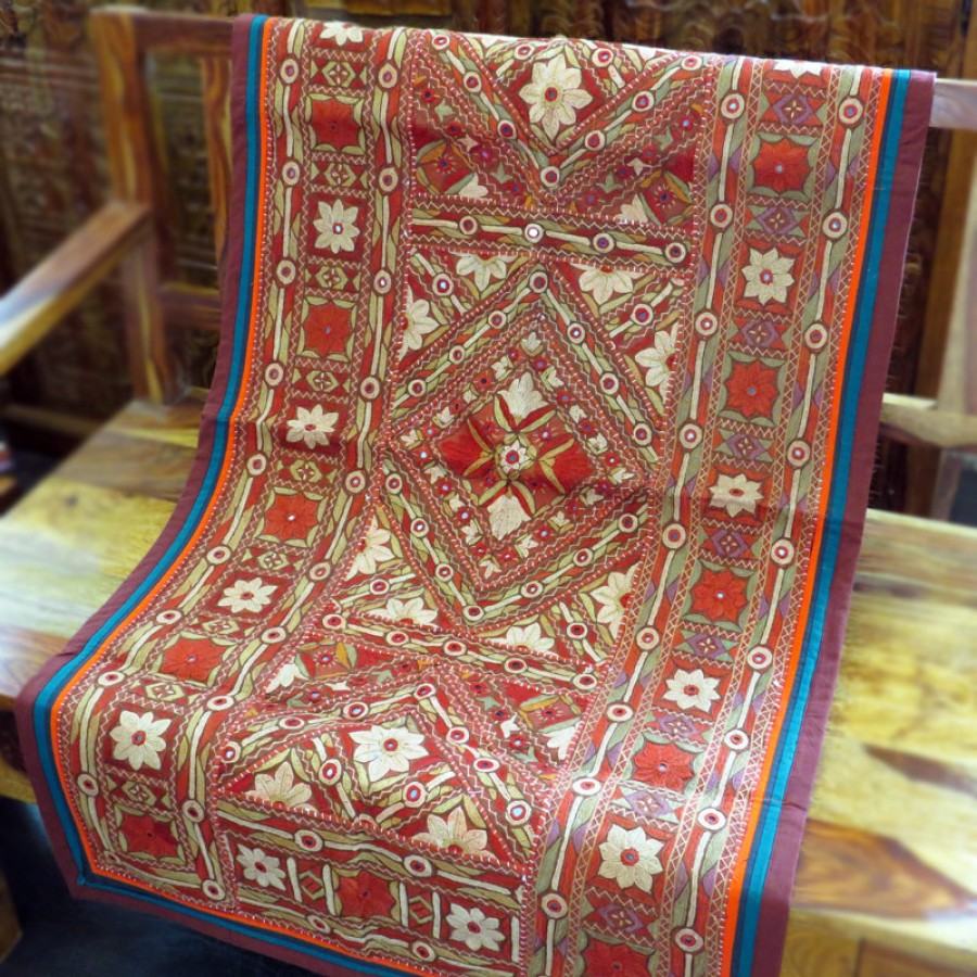 Расшитый хлопковый коврик. Индия , 70x130 см