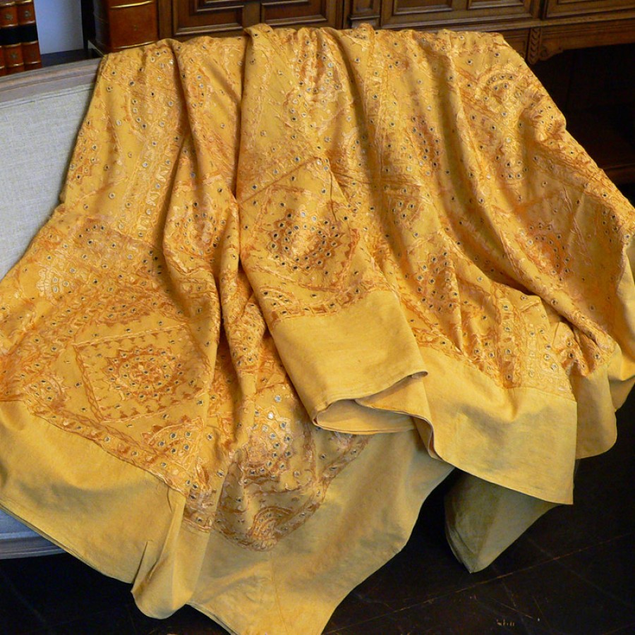 Индийский плед на кровать с вышивкой, 220х270 см