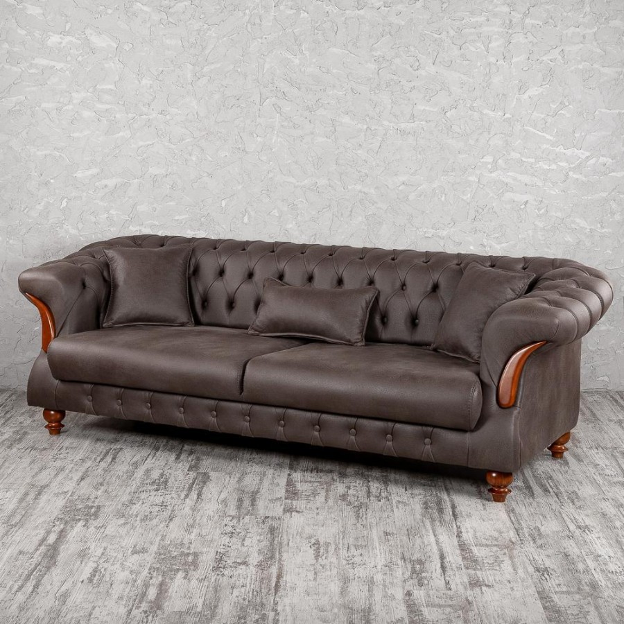 Как встроить кожаный диван в жилой интерьер