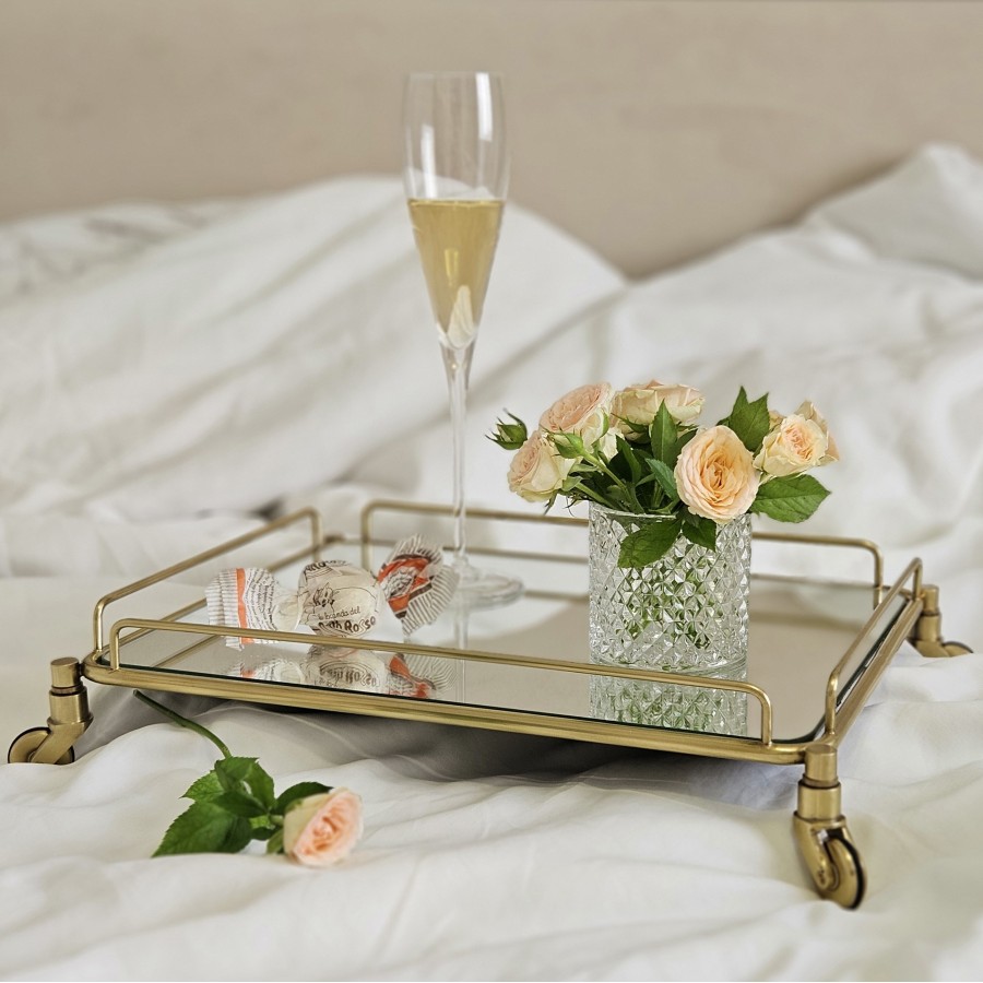 Поднос настольный на колесиках