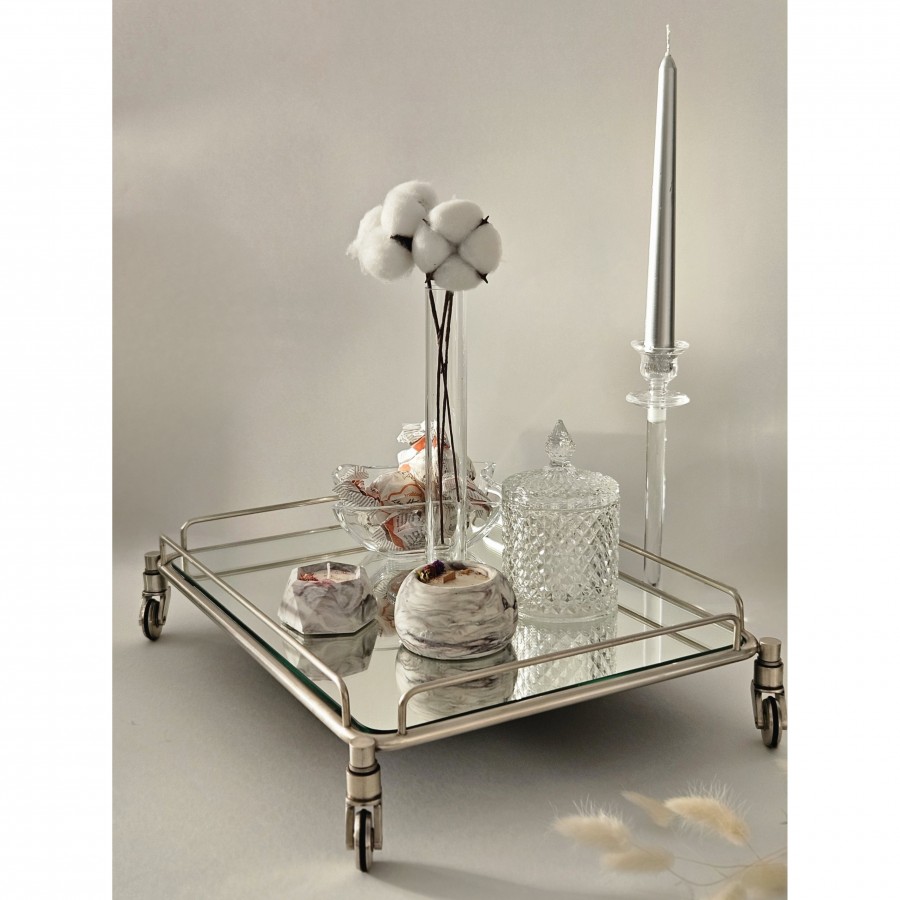 Поднос настольный на колесиках